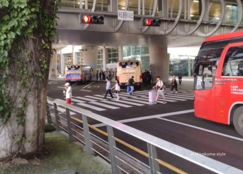 仁川空港リムジン乗り場のリムジンバス